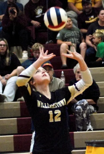 Yellowjackets celebrate senior night with sweep of Silver Knights